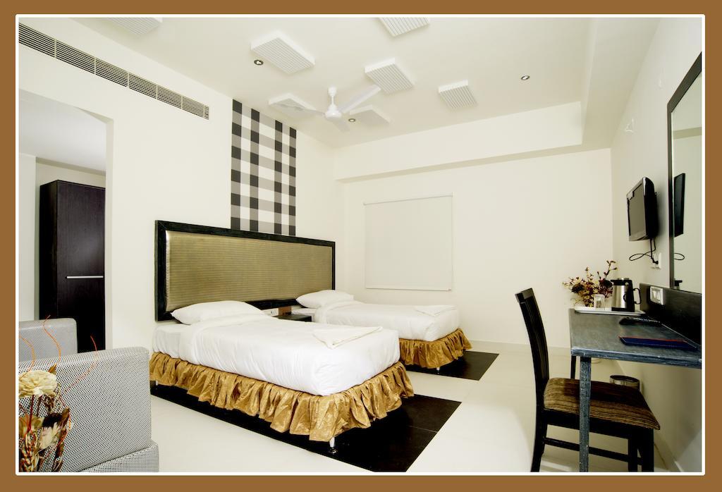 Hotel O Palak Residency Near Erragadda Metro Station Hyderabad Room photo
