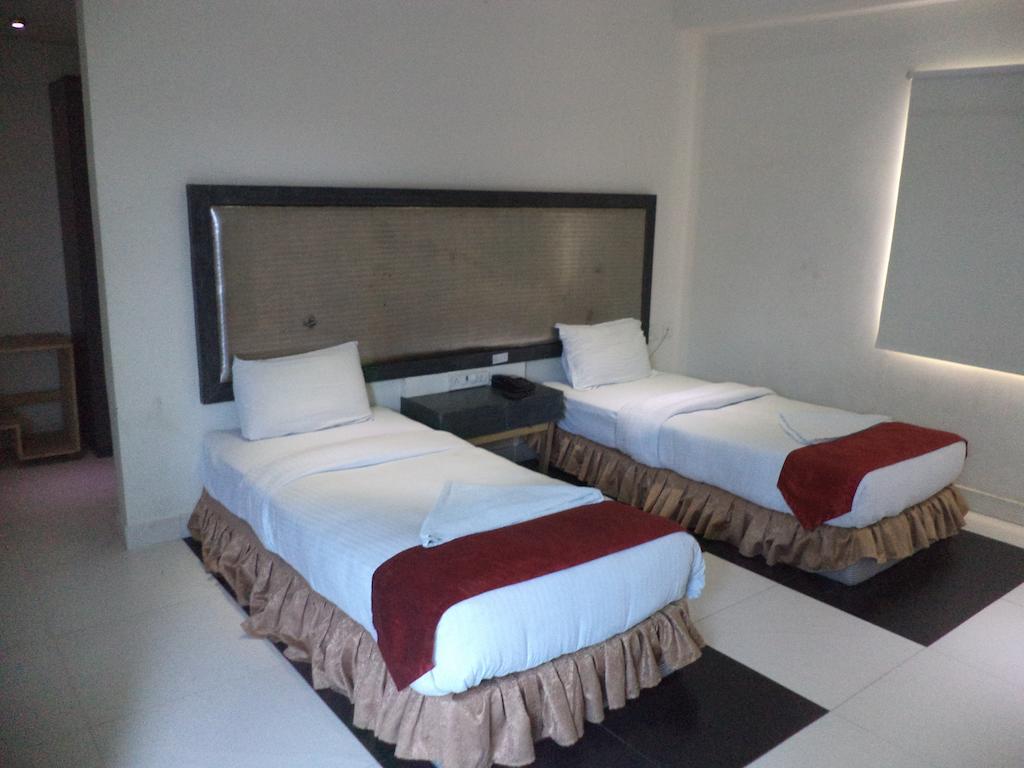 Hotel O Palak Residency Near Erragadda Metro Station Hyderabad Exterior photo