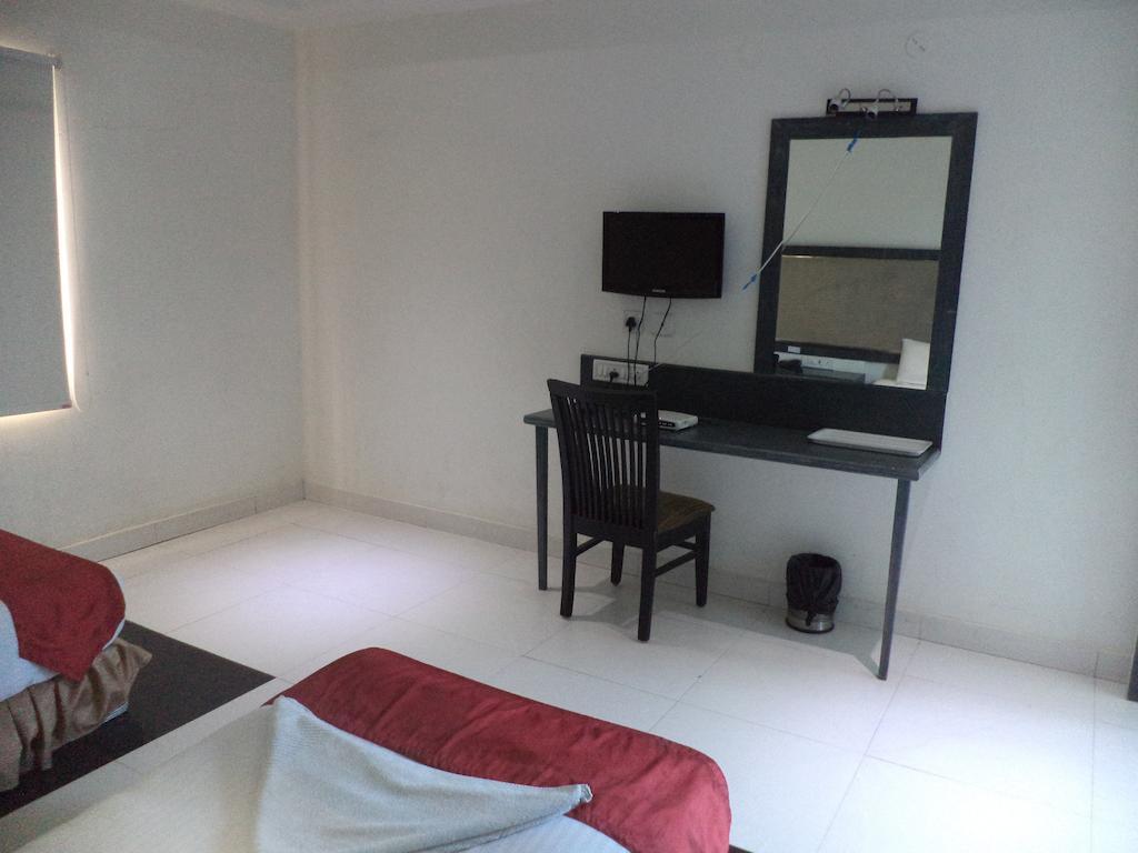 Hotel O Palak Residency Near Erragadda Metro Station Hyderabad Exterior photo